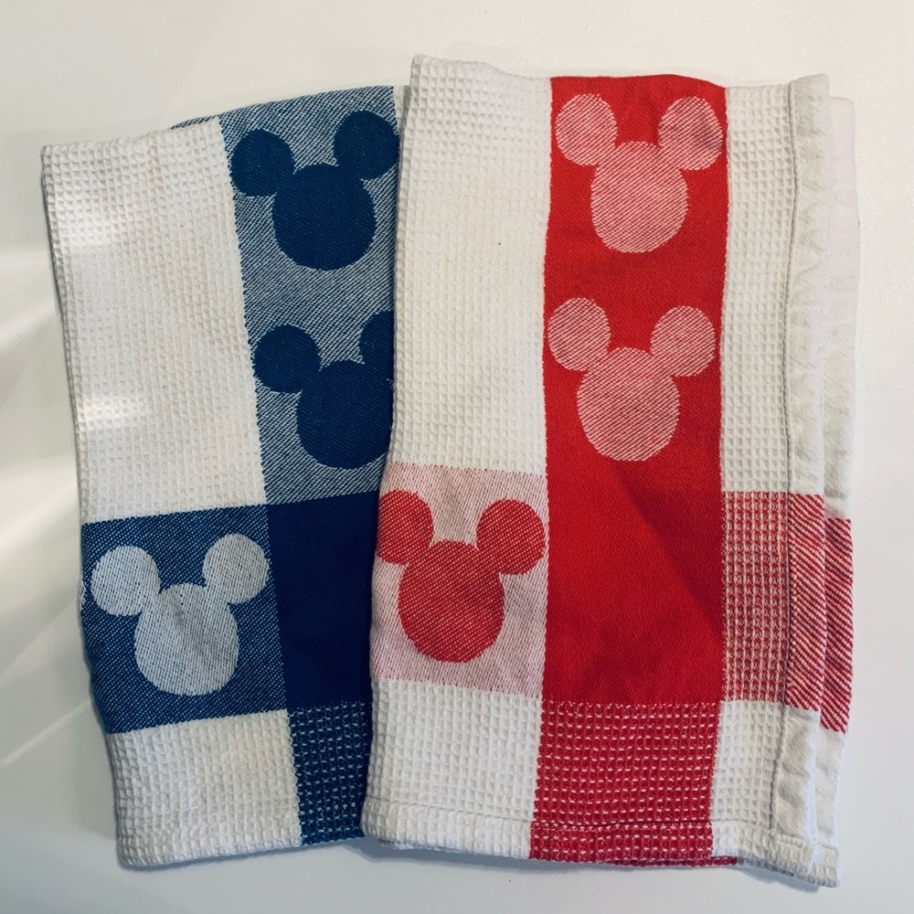 3/$25✨ NWOT. ❤️ Disney Kitchen Cleaners Towels 💙